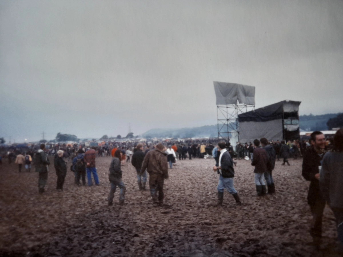 Top Tips to Survive a Muddy Glastonbury Festival